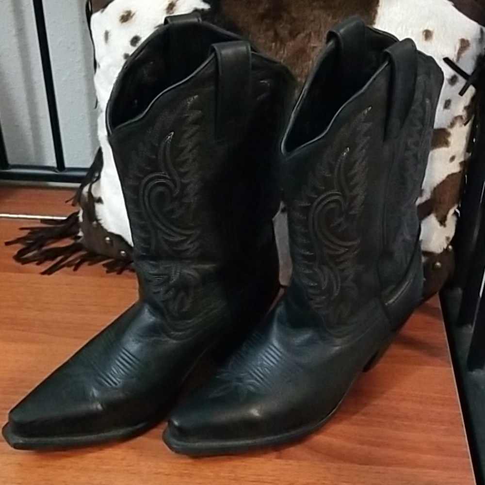 Women's sz 7W Black cowgirl boots